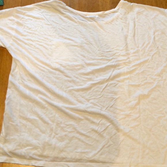 White t-shirt - Picture 2 of 3
